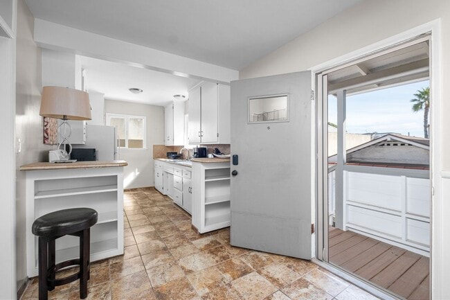 Building Photo - 58 10th Ct