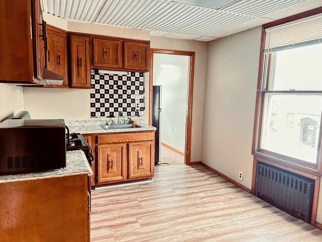 Photo - 75-77-77 Highwood Terrace