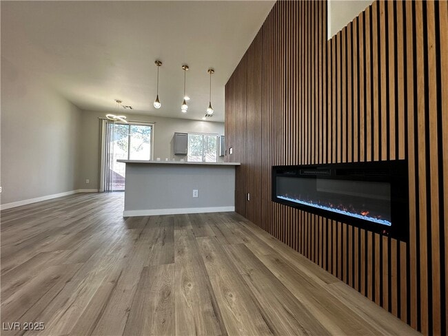 Photo - 2649 Heathrow St