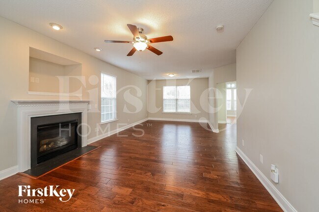 6052 Glen Way Dr