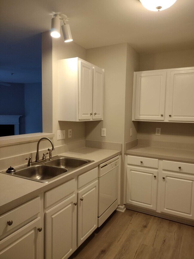 Photo - Beautiful, Maintenance Free Main Level Condominium in Ivy Glen!