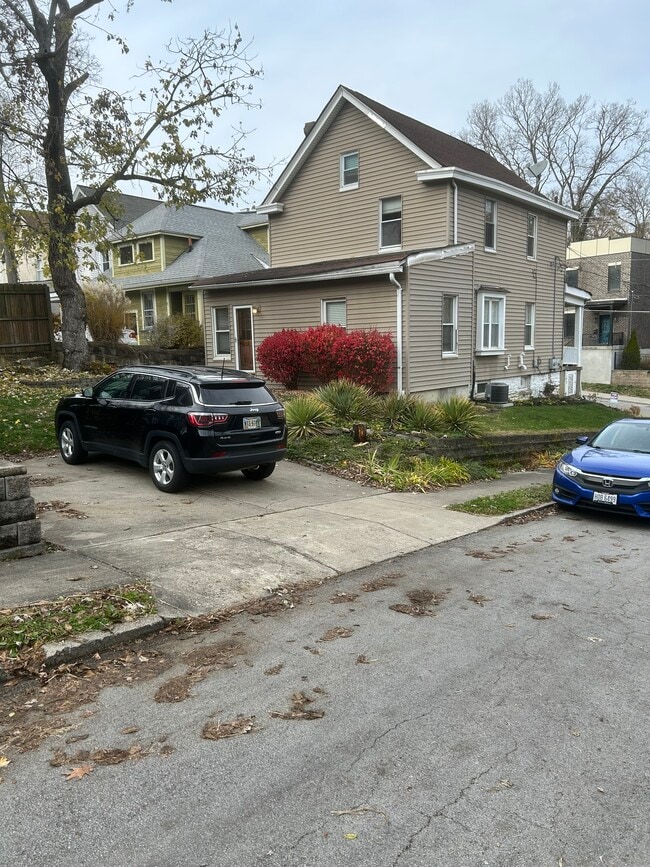 Photo - 1719 William Howard Taft Rd Unit # 2