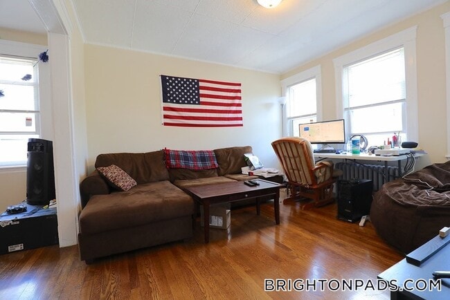 Building Photo - 102 Nonantum St Rental