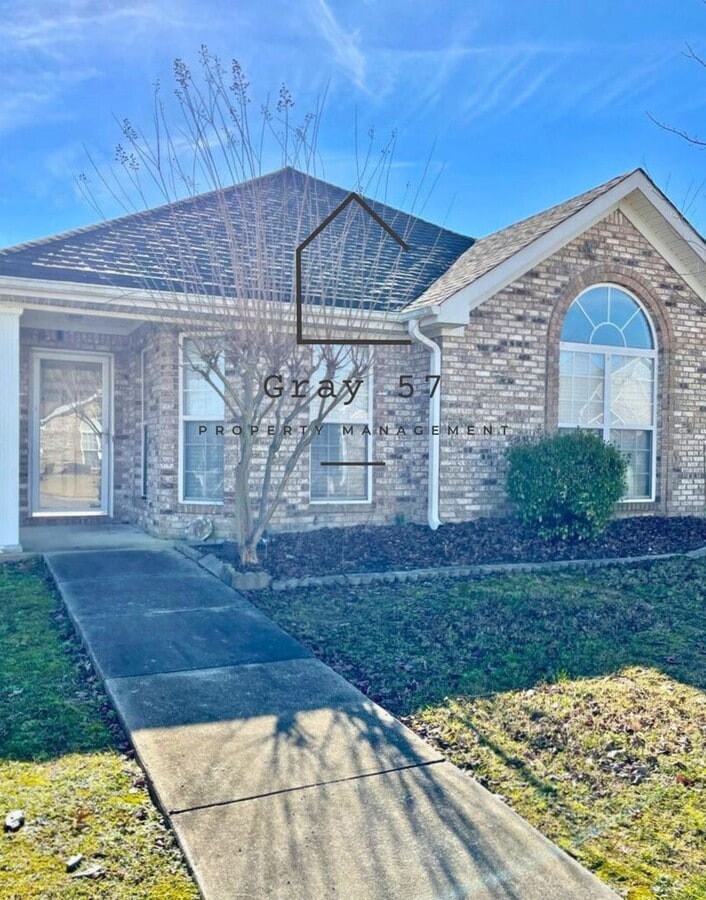 3 bed, 2 bath with garage - 3 bed, 2 bath with garage House