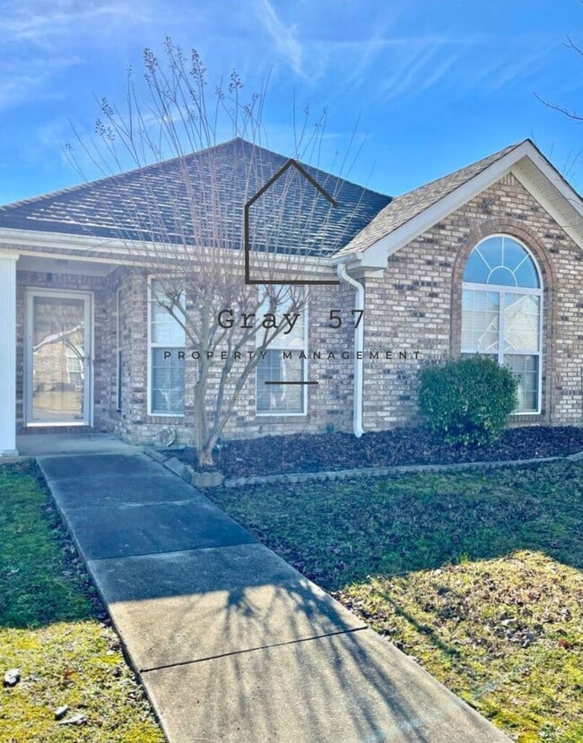 Building Photo - 3 bed, 2 bath with garage Rental