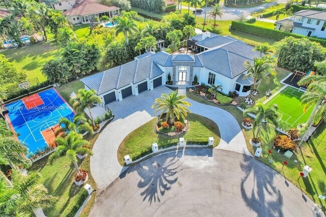 Building Photo - 11400 NW 7th St Rental