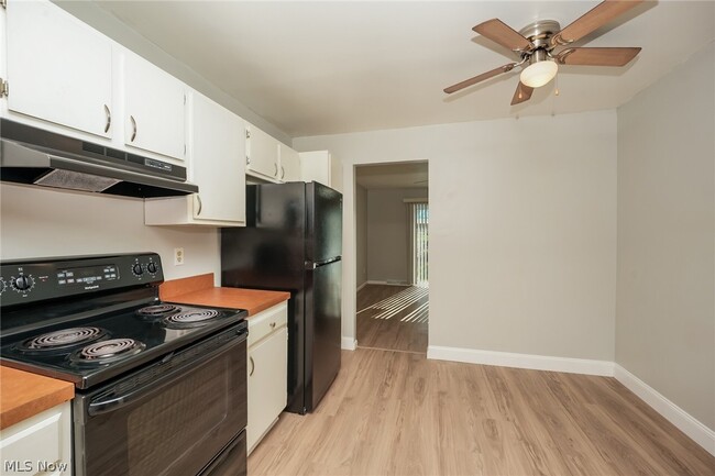 Photo - 9471 Madison Ln