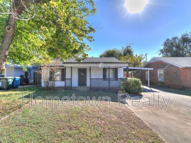 Photo - 220 E Jacobs Dr