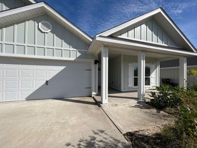 Photo - Gulf Breeze - Roman Oaks - 4 Bedroom, 3 Bathroom