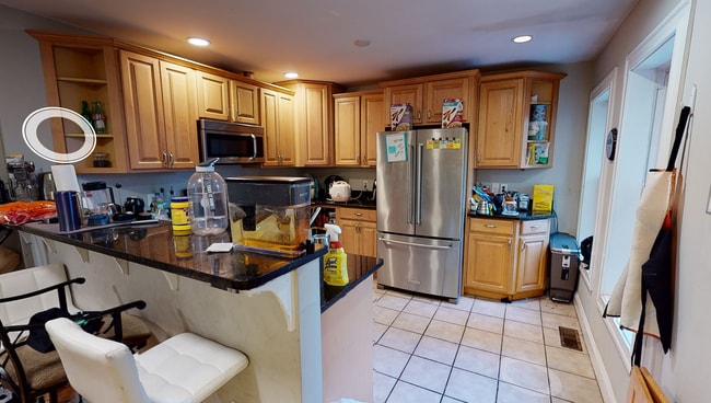 Building Photo - 83 Windsor St Unit 1