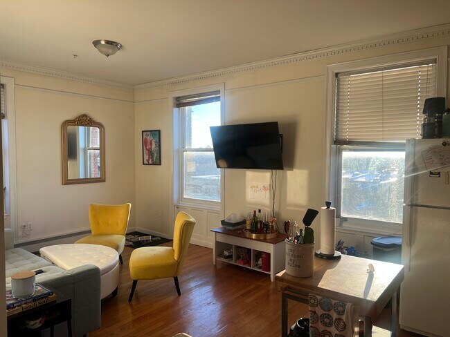 Photo - 483 Beacon St