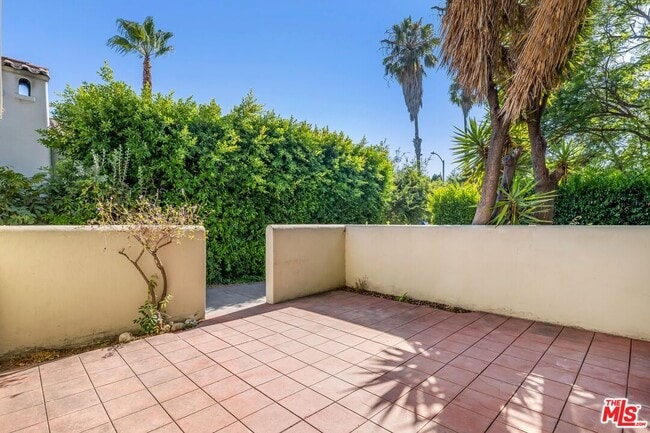 Photo - 1612 N Genesee Ave