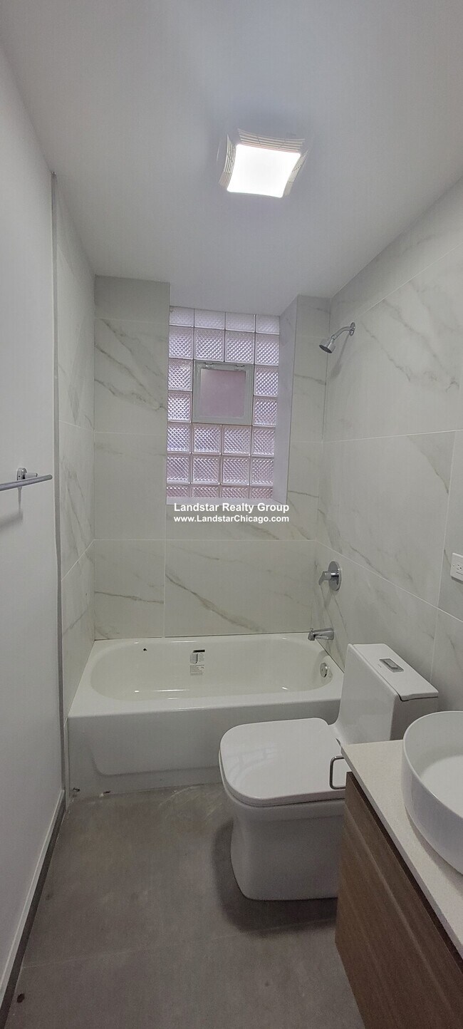 Photo - 1357 W Estes Ave Unit R1