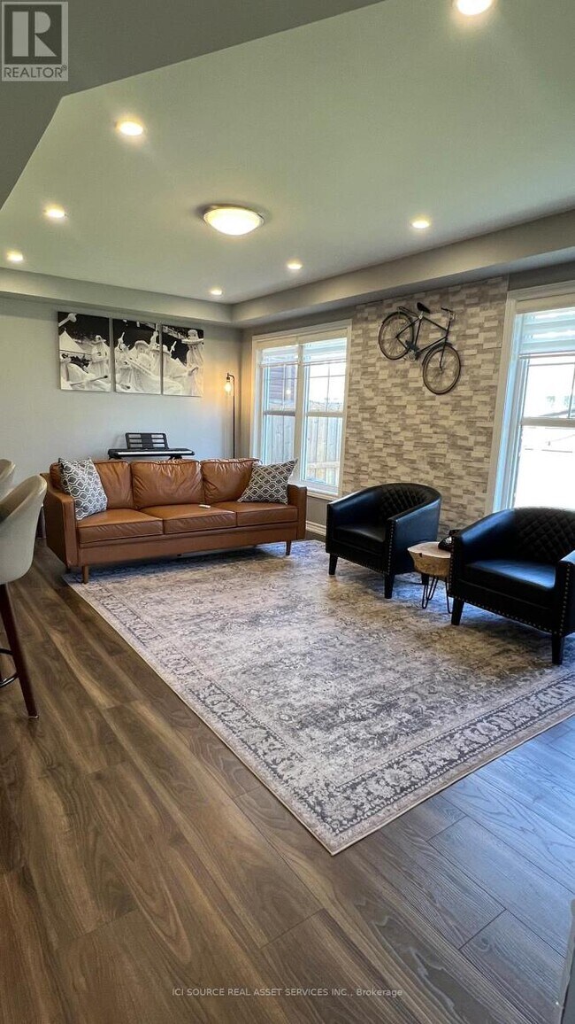 Photo - 330 Sweetclover Way