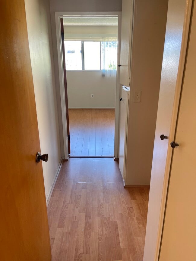 Photo - 3146 Rowena Ave