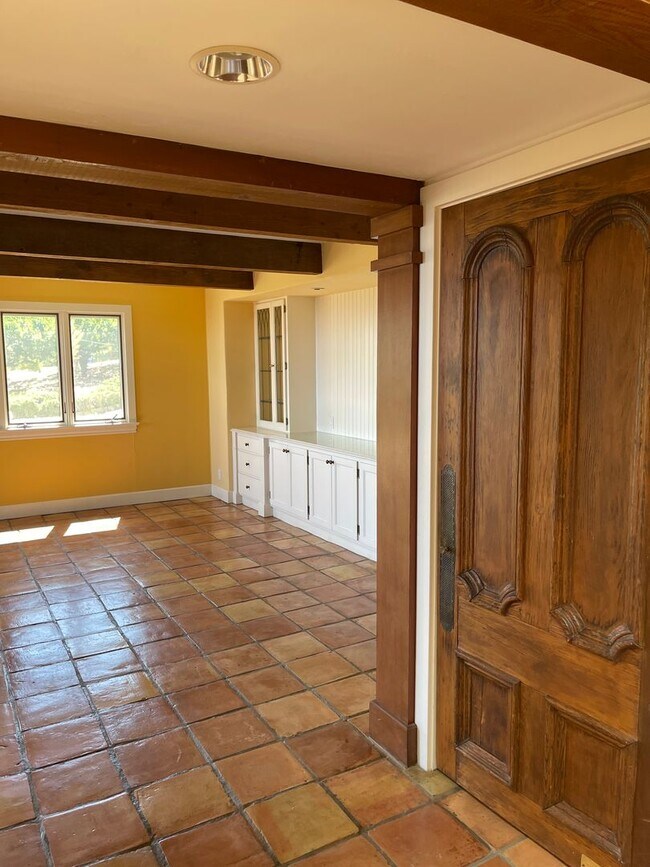 Photo - Spacious hilltop home, cul de sac location, fabulous views, Excellent Palo Alto Schools!