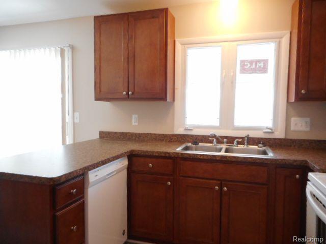 Photo - 25159 Normandy St