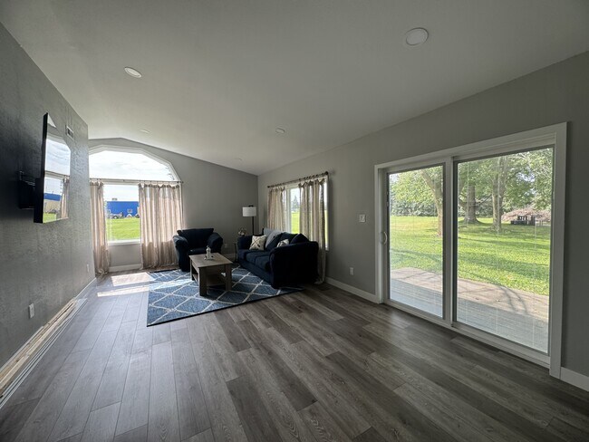 1345 Egg Harbor Ln