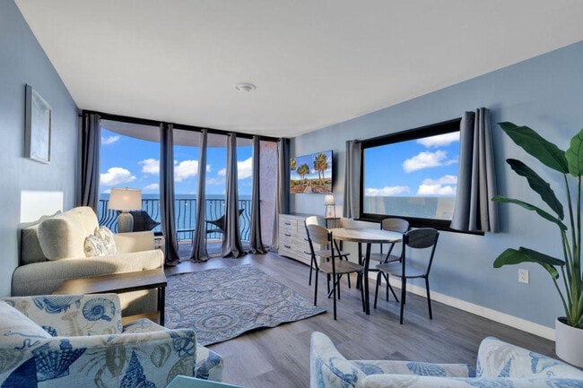 Building Photo - 2406 N Ocean Blvd Rental