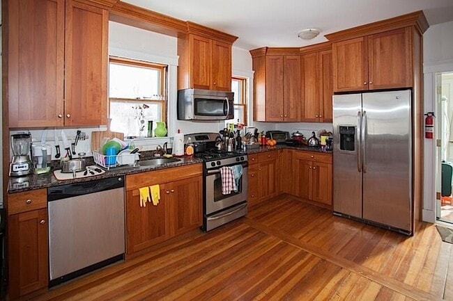 Building Photo - 5.0 bedroom in Somerville Massachusetts 02144 Unit U2 Rental