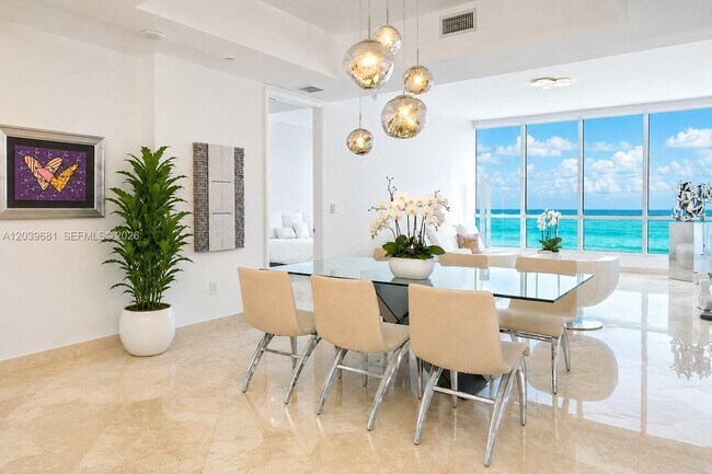 Building Photo - 100 South Pointe Dr Unit 1507