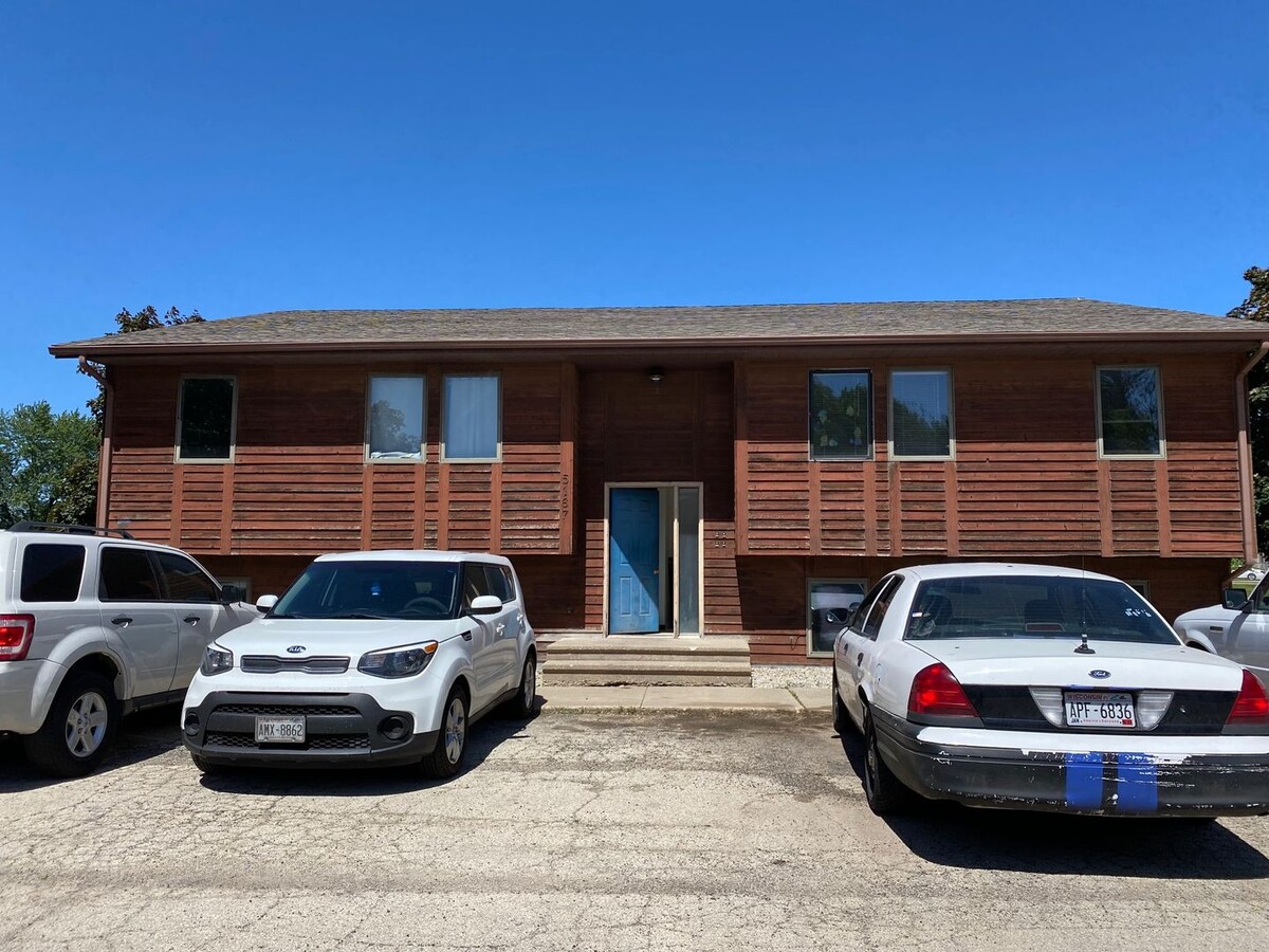 Photo - 5167 Cheney Dr Unit 1