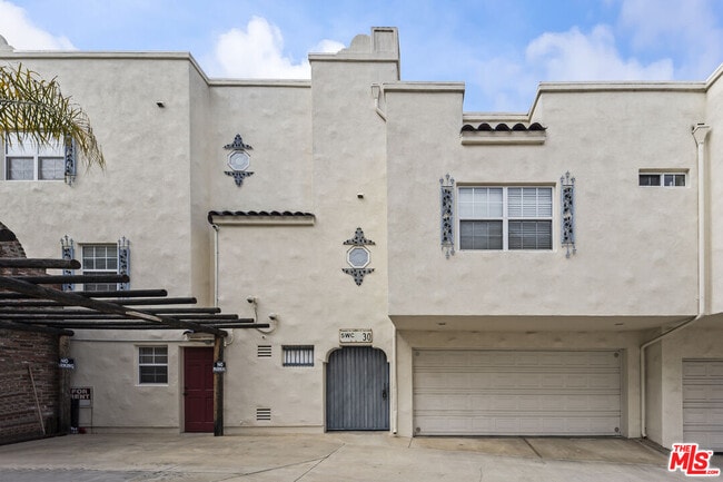 Photo - 223 Loma Vista St Townhome