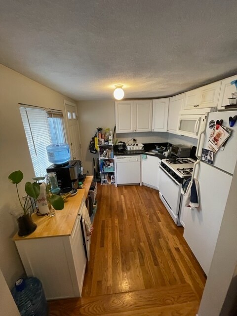 Photo - 144 Thorndike St Unit 1