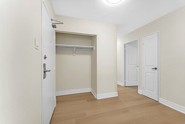 Photo - 2BD 2BA + AC in Prime Etobicoke Unit 2 BD 2 BA