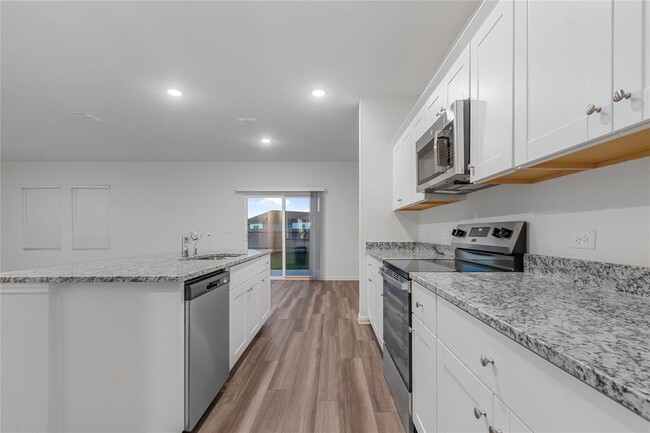 Photo - 337 Wedemeyer St