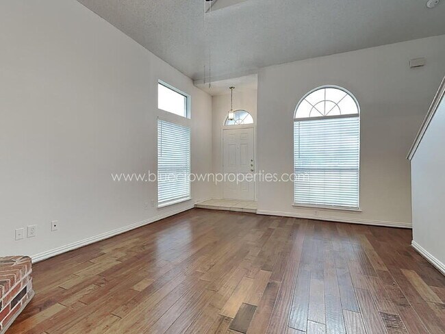 Photo - 1409 Post Oak Dr
