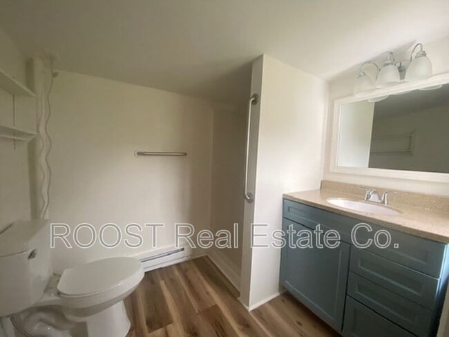 Photo - 25 Jamestown Rd