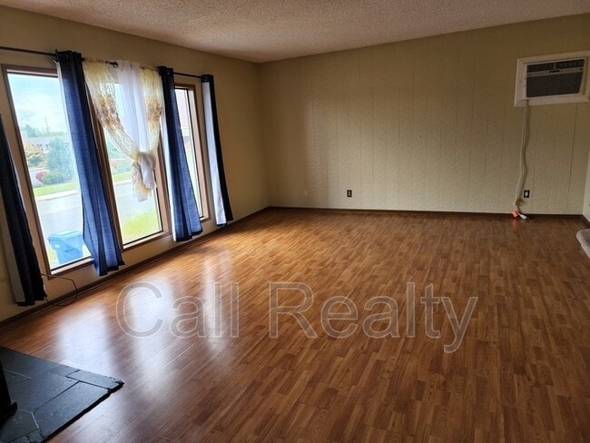 Photo - 321 S Adams St