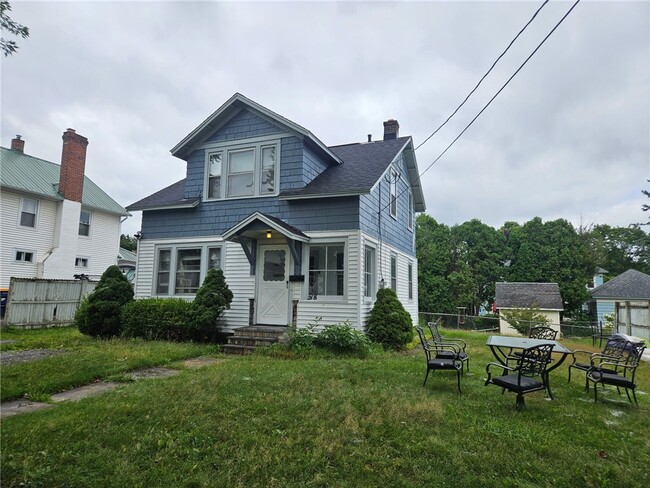 Building Photo - 218 Wilson St