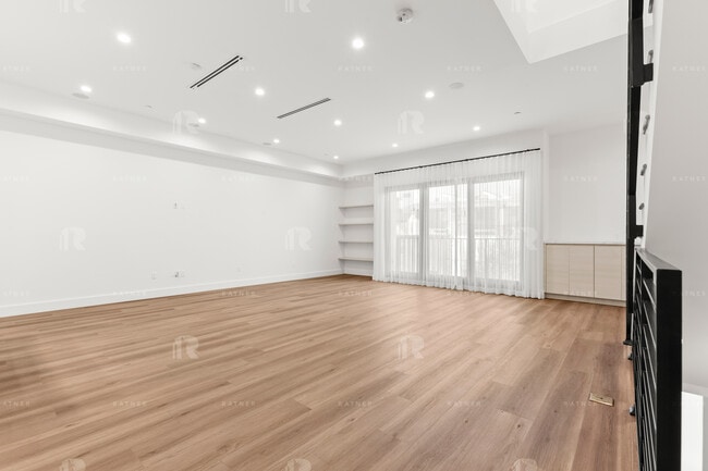 Photo - 1539 - 1547.5 Hi Point St Unidad 1545.5