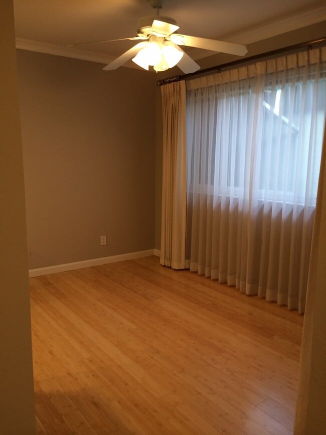 Photo - Noel Oaks Apartments