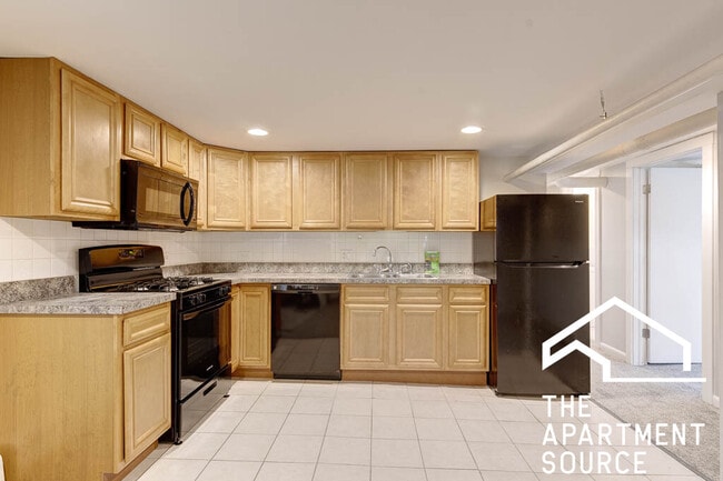 Building Photo - 5101 W Newport Ave Unit GDN Rental