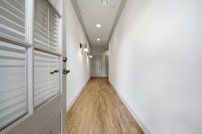 Photo - 1333 E 41st Pl