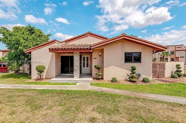 Building Photo - 740 NW 105th Pl Unit 740 NW 105th Pl # A6