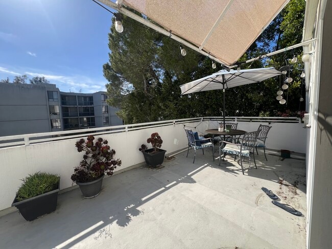 Main Balcony - 650 Kelton Ave Condo Unit 301