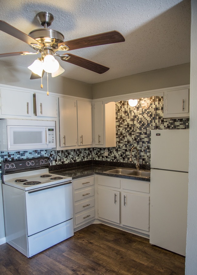 Photo - Bear Landing - Waco Trio