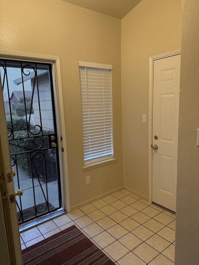 Photo - 1725 S Sacramento St