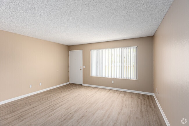 2BR, 1BA - 790SF - Living Room