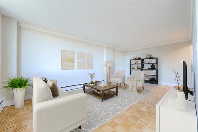 Photo - 440 Eglinton