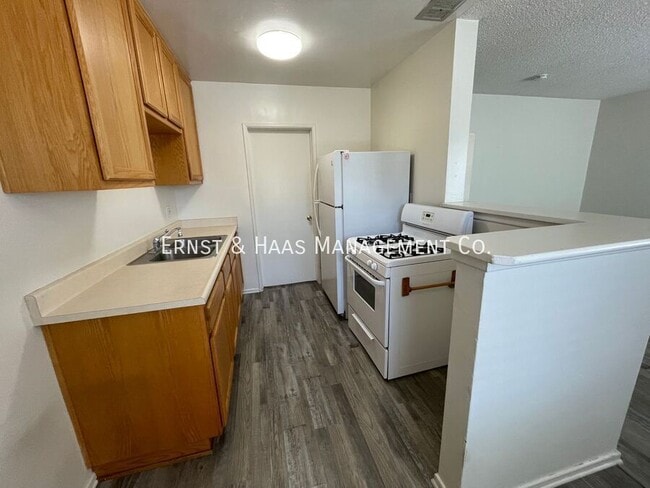 Photo - 1945 Stanley Ave Unit #A