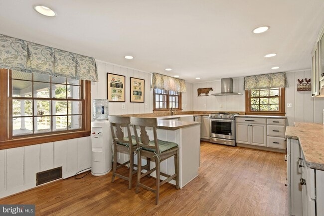 Photo - 326 Walker Rd