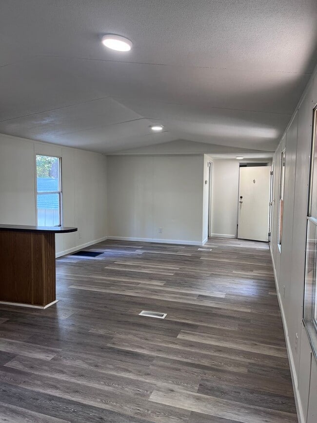 Photo - 21341 Crawford Lake Rd