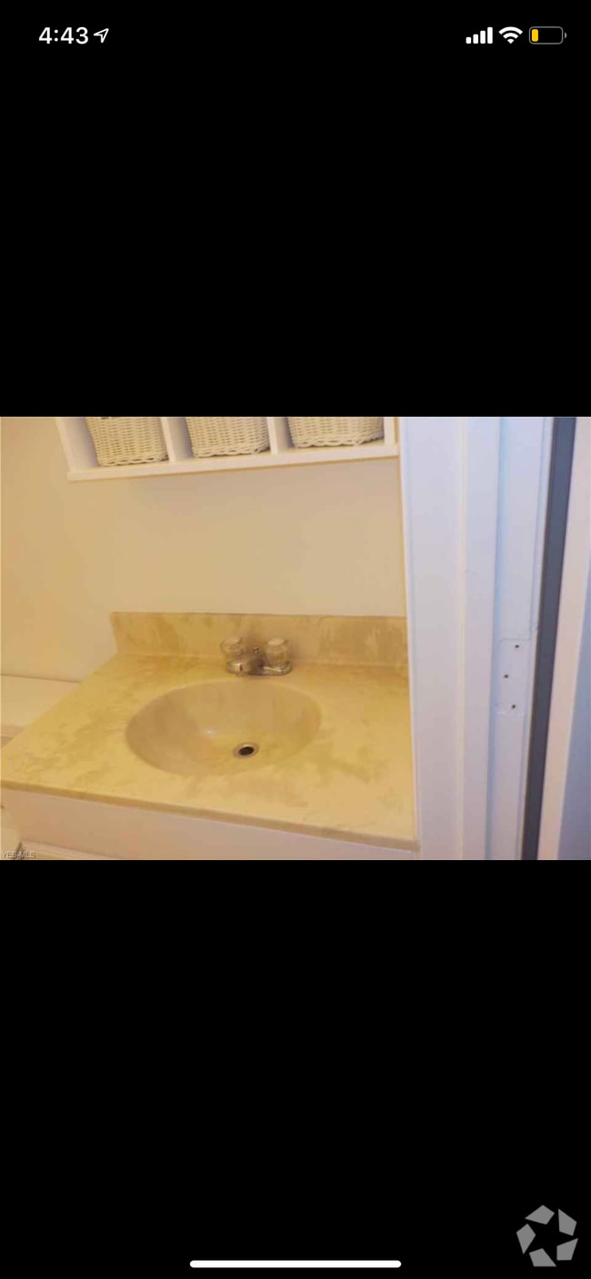 Building Photo - 1205 1/2 Pershing Rd Unit 2 Rental