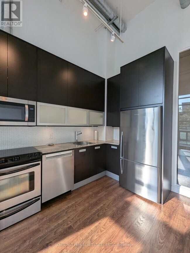 Photo - 380 Macpherson Ave Unit 215