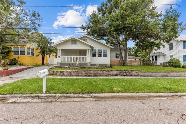 Photo - 309 Lebeau St